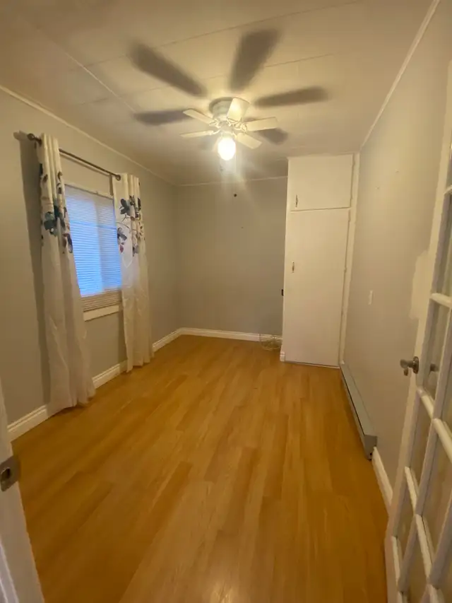 Trent/Fleming Student Rental for 3 in Room Rentals & Roommates in Peterborough - Image 9