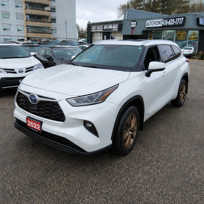 FREE OF ACCIDENTS 2022 Toyota Highlander HYBRID XLE in excellent condition. Great HYBRID SUV with NO...