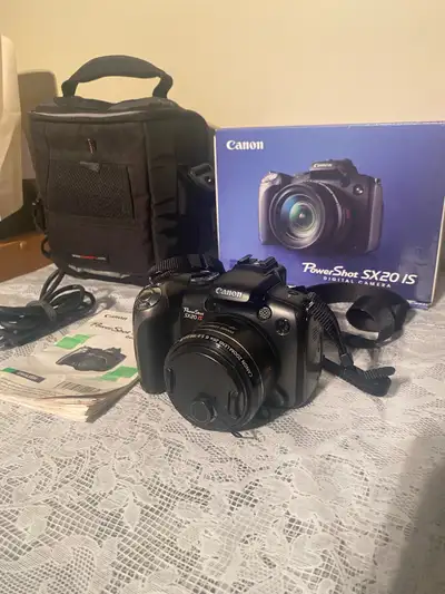 Canon PowerShot SX20 IS 12.1MP 20X Zoom  Digital Camera/Case , View more
