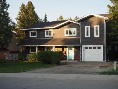 Spacious living in Granger - $949,000 Welcome to this 5 bedroom, 4 bathroom house with a large prima...