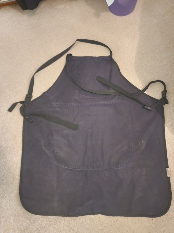 Veritas Canvas Apron, Large in Other in Ottawa - Image 3