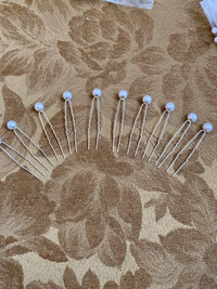 Pearl hair pins 