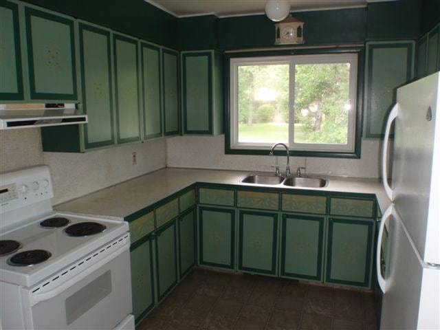 Just beside U of M,  3 bedrooms detached whole house for rent 2