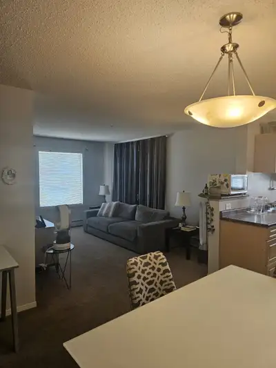 Excellent South Corner unit with Utilities & U/G Parking$1,799