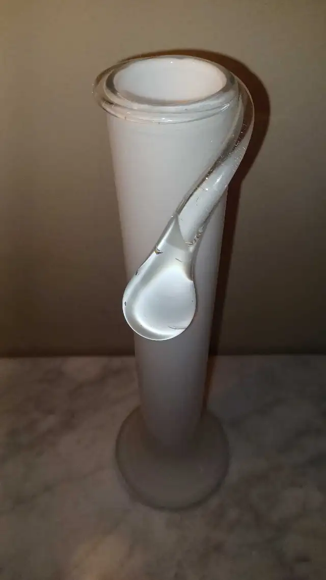 12"T Tarnowiec Poland Tall Slim Vase White and Clear Teardrop in Home Décor & Accents in Calgary - Image 3