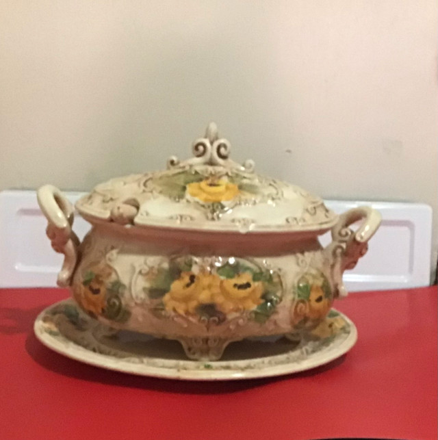 Tureen Vintage Hand Painted From Brazil Hold 12 cups Liquid in Kitchen & Dining Wares in Hamilton - Image 4