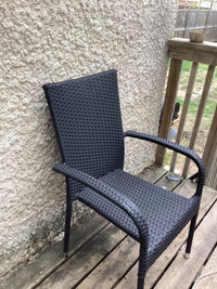 4 indoor/outdoor chairs