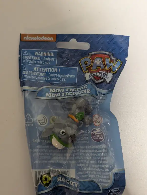 2" Paw Patrol Mini Figure Rocky Series 1 in Toys & Games in Mississauga / Peel Region - Image 2
