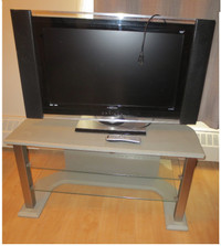 TV 32  INCH  WITH  STAND AND REMOTE  $90 Prima Cineplus