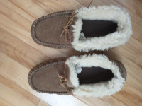 UGG moccasin slippers size 5 women's