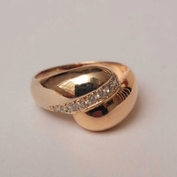 5.4 Gram 14K Gold Ring with 9 Diamonds 0.19ct Total. Appraised. 