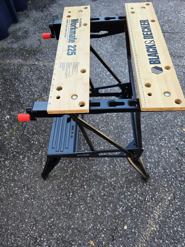 BLACK DECKER Portable Work Bench and Vise in Tool Storage & Benches in City of Toronto - Image 7
