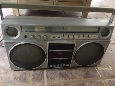 Two Vintage Panasonic Boomboxes: Panasonic RX-5085 and RX-5050 Boomboxes One (1) RX-5085: In mint co...