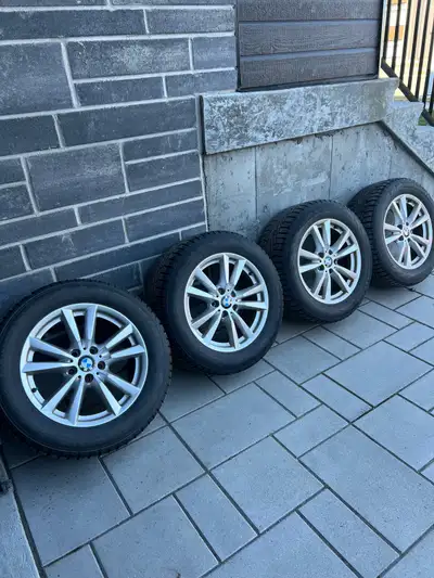 Bmw 18” wheels Patern 5x120 Nokian winter tires 255/R55/18 One winter of use. Set de 4 pneus Nokian...