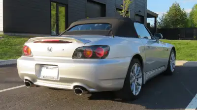 Voiture américaine importée en 2009. Jamais accidenté, aucune modification et bien entretenu. J'ai c...