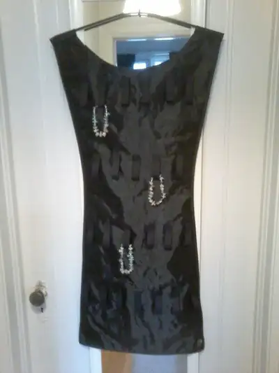 Umbra Jewellery Dress (just the solution) ! Check it out, just the kinda thing to make life easier a...