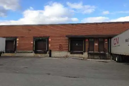 15000 SQ FT WAREHOUSE, 3 DOCKS in Commercial & Office Space for Rent in Mississauga / Peel Region - Image 2