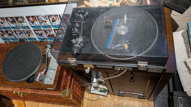 Hitachi vintage ps38 and ps48 for parts in General Electronics in Ottawa