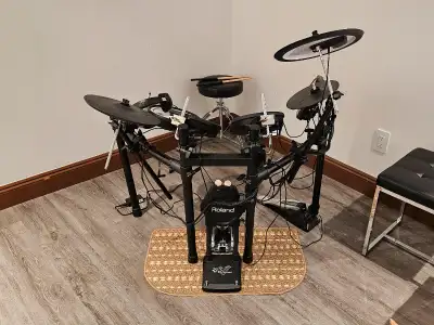 Roland Electronic Drumset Double Bass In Need of Tune Up Comes with Stool and Drum Sticks