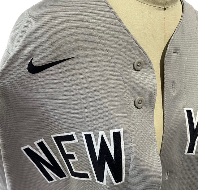 New York Yankees Official NIKE Baseball Jersey Mens Large EUC  in Arts & Collectibles in Markham / York Region - Image 3