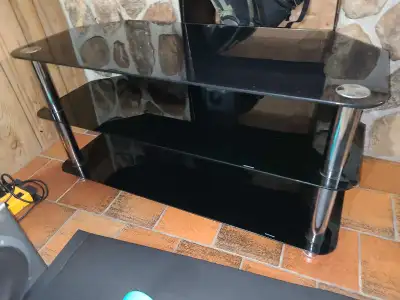 petit meuble télévision 45$, View more