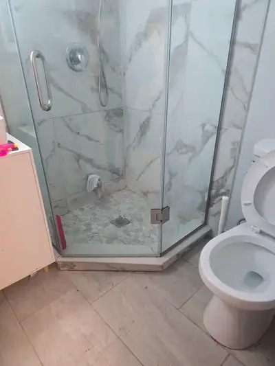 34" × 34" Stand-Up Shower Glass for Sale Price: Open to offers) Location: Woodbridge Pickup Only Des...