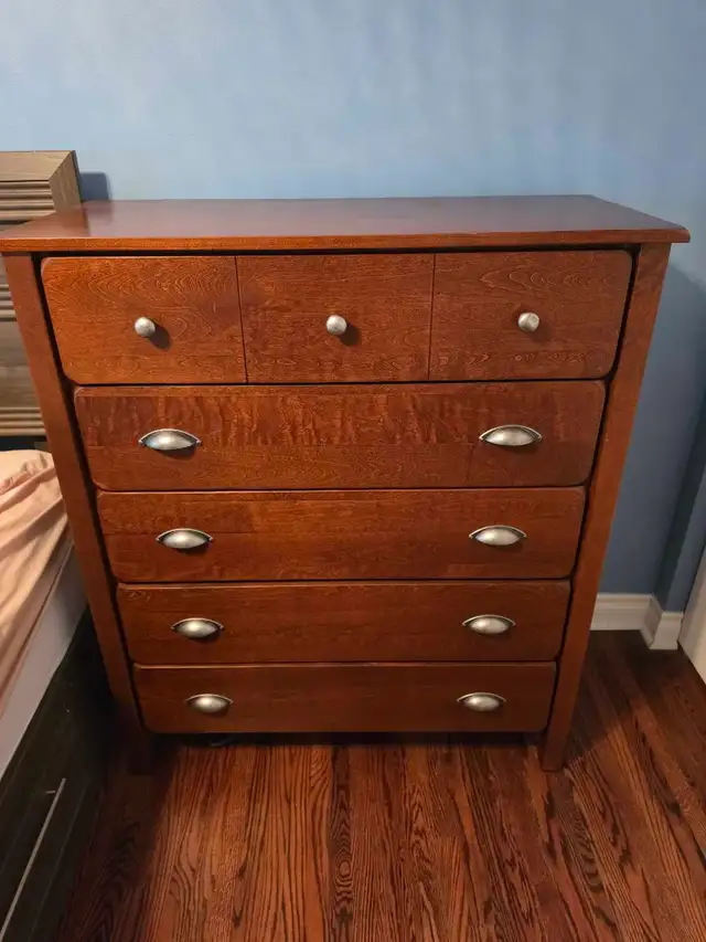 kids Bedroom Set Great shape in Dressers & Wardrobes in Oakville / Halton Region - Image 5