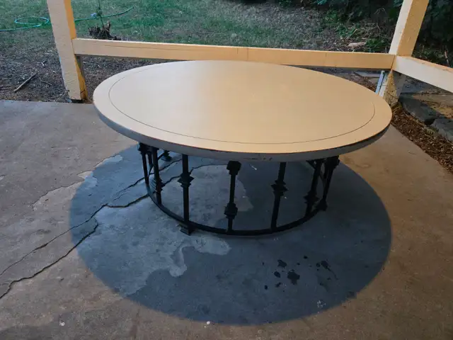 Outdoor Patio Table with Cast iron base