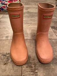 Pink size 11 hunter rubber boots