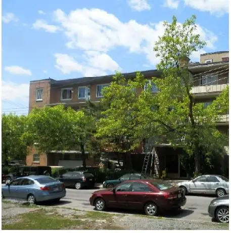 4 ½-$1 680-2885 De darlington- Grand Balcon