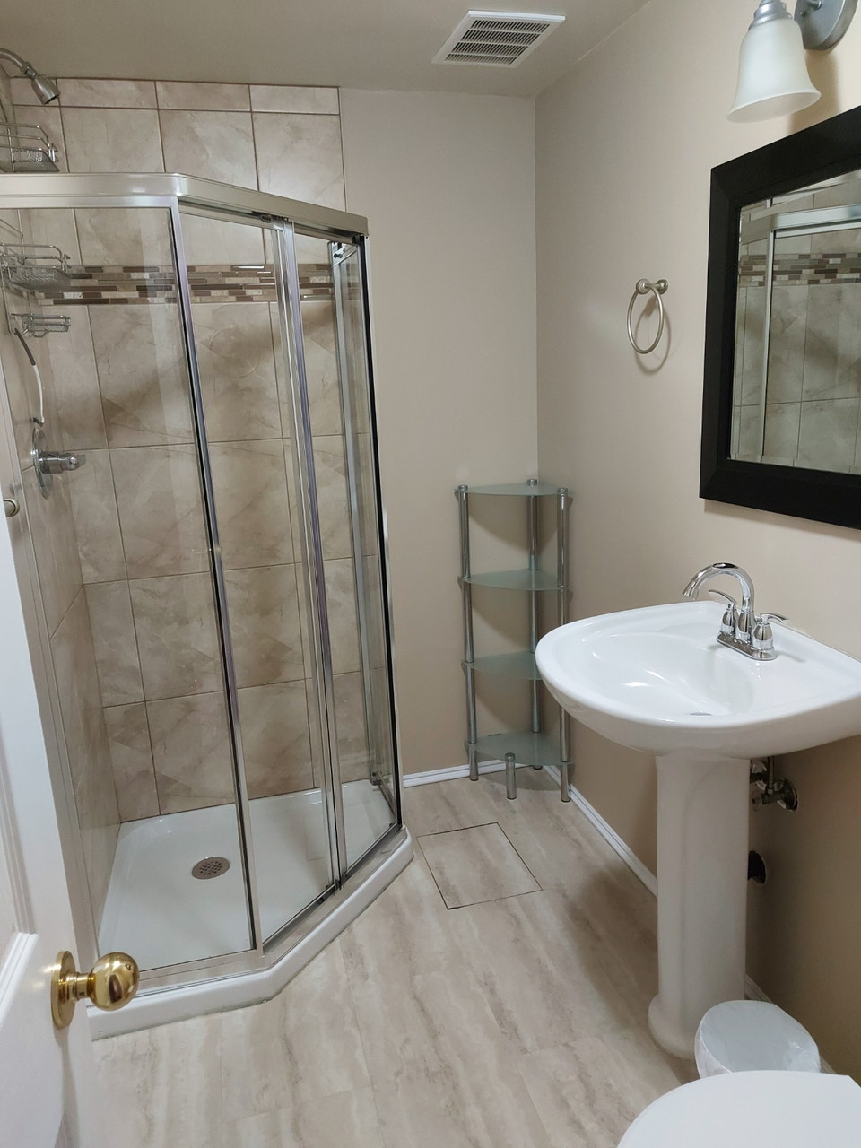 One Bdrm basement apt. Close to Intercity /  Private entrance 2