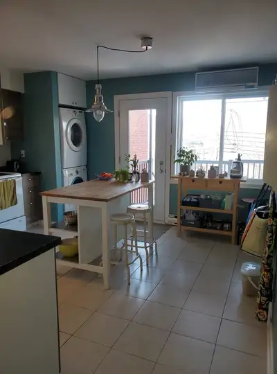 Appartement – Grand 4 ½ – Stationnement- Metro Viau – 1780$/mois