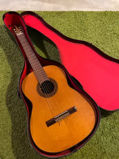 Raven Model 23 guitar, View more