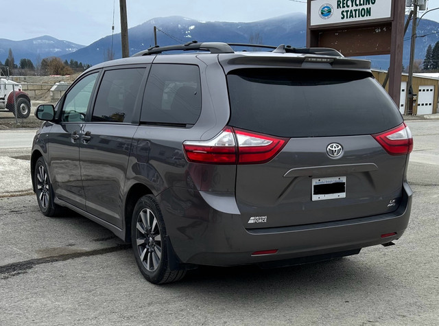 Toyota Sienna 2019 AWD in Cars & Trucks in Cranbrook - Image 2