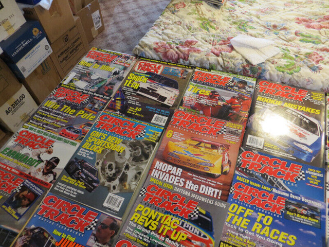 VINTAGE CIRCLE TRACK MAGAZINES in Arts & Collectibles in Belleville - Image 4