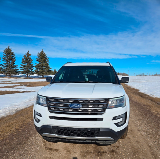 2017 Ford Explorer XLT Limited Edition dans Autos et camions  à Saskatoon - Image 2
