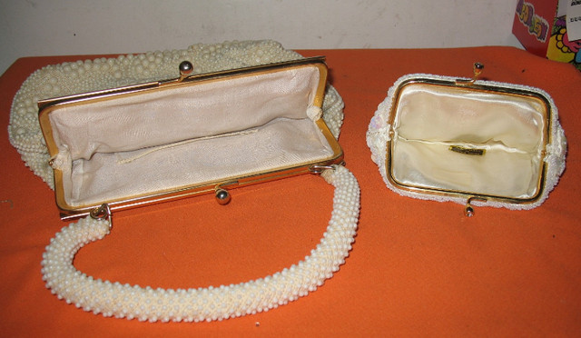 Ladies Evening Hand Purse Bag White With Change Purse--Lot007 in Women's - Bags & Wallets in Edmonton - Image 2