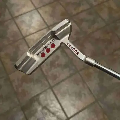 Great condition. Absolute gem. 34”. Comes with the headcover.