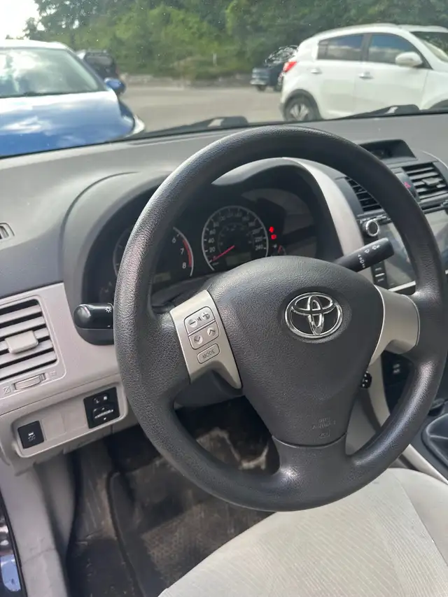 2013 Toyota Corolla 80.600 km in Cars & Trucks in Kitchener / Waterloo - Image 4