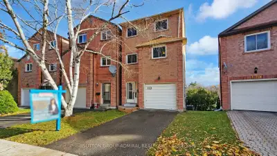 Link home located in the Bayview Fairway area offers 3 bedrooms, 3 bathrooms, a built-in 1-car garag...