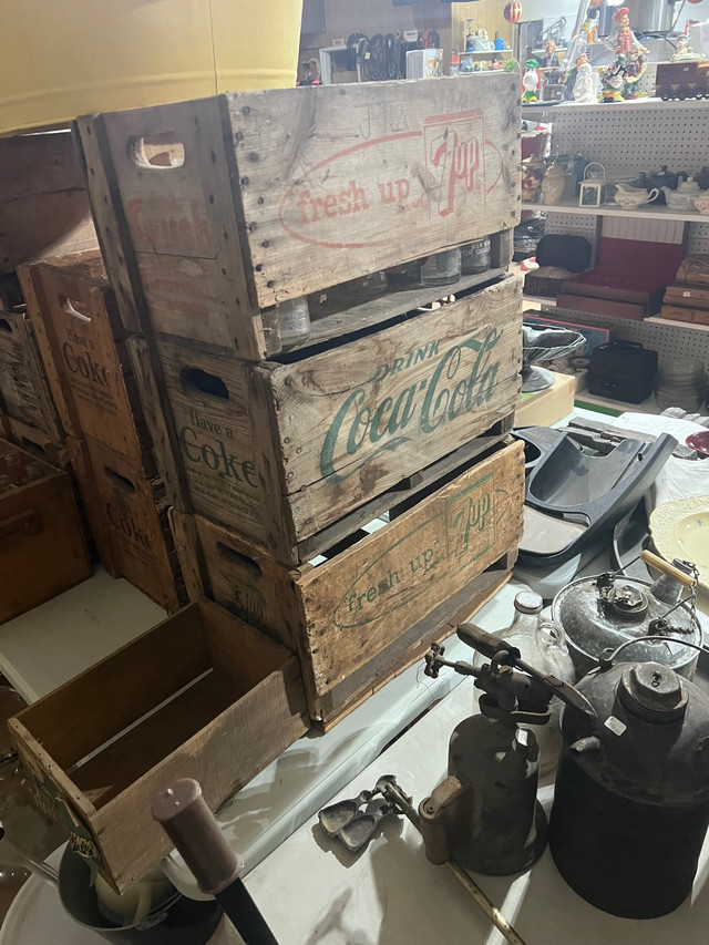 Vintage pop bottles and crates in Arts & Collectibles in Saskatoon - Image 3