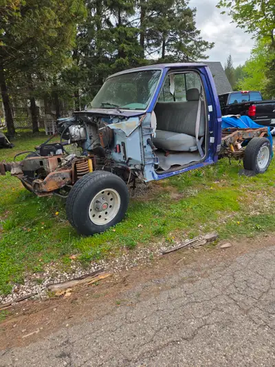 This is a PROJECT TRUCK ALL PARTS ARE PRESENT TO MAKE 1 GOOD TRUCK Several BRAND NEW parts including...