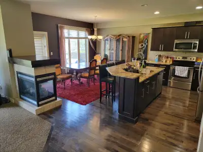 Primary Bdrm, Private Wshrm in 2000 sq ft Condo near U of M