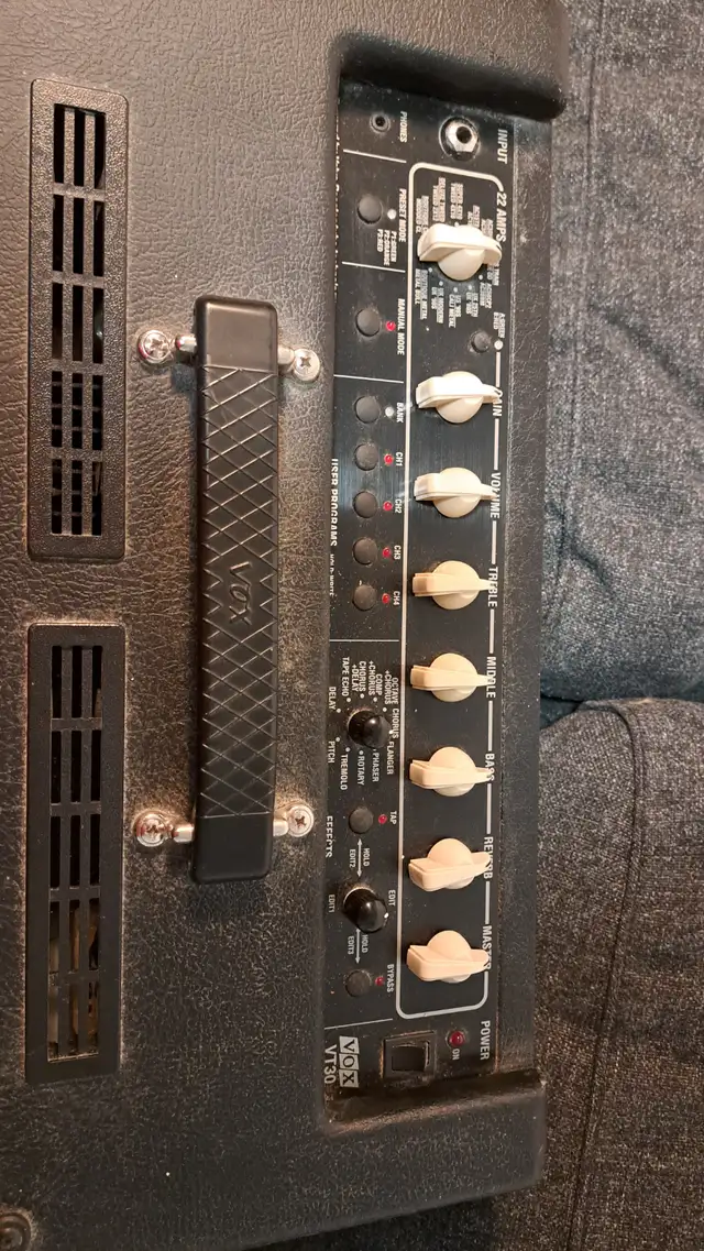 Vox VT30 Hybrid Modelling Amp in Amps & Pedals in City of Toronto - Image 4
