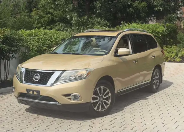 2013 Nissan Pathfinder 173,000Kms