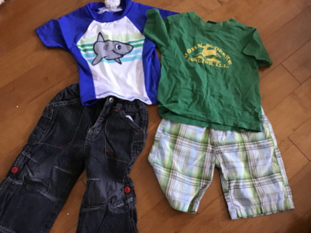12 PIECES SIZE 2T MIXED BRAND CLOTHING JACKET SWEATER FLEECE in Clothing - 2T in Peterborough - Image 4