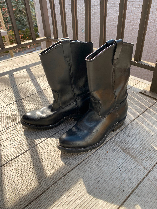 Black leather boots (vibram sole) dans Chaussures pour hommes  à Ville de Montréal