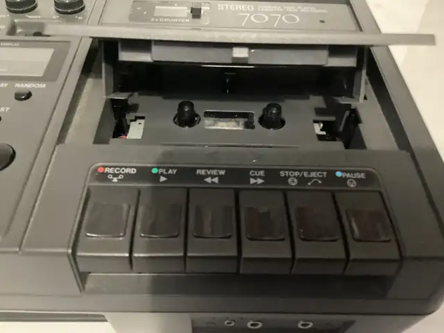 EIKI 7070C COMMERCIAL GRADE CD PLAYER AND CASSETTE DECK RECORDER in Other in City of Toronto - Image 7