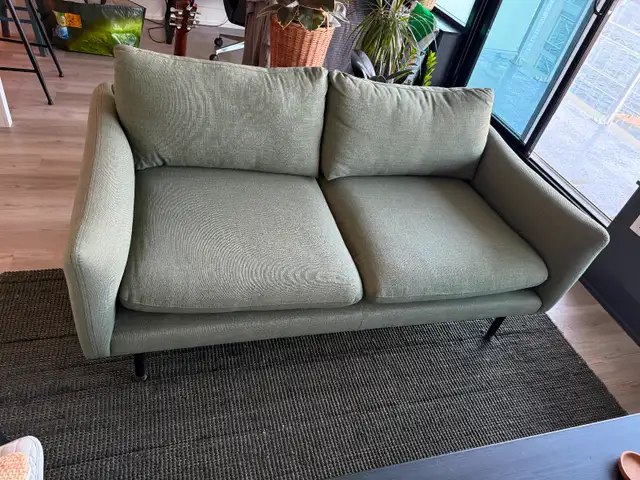 Mid century modern couch in Couches & Futons in City of Halifax - Image 2
