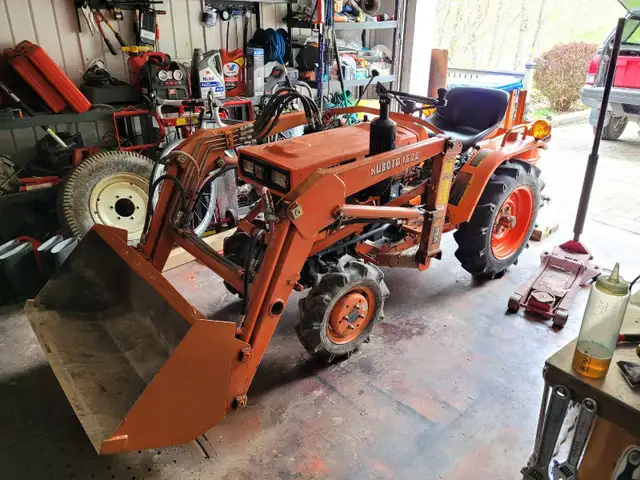 Tracteur diesel Kubota B4200D avec pelle 4WD in Other in Québec City - Image 4